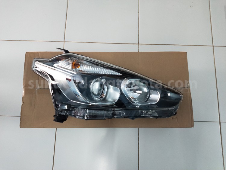 811100DB50 HEADLAMP ASSY, RH - TOYOTA