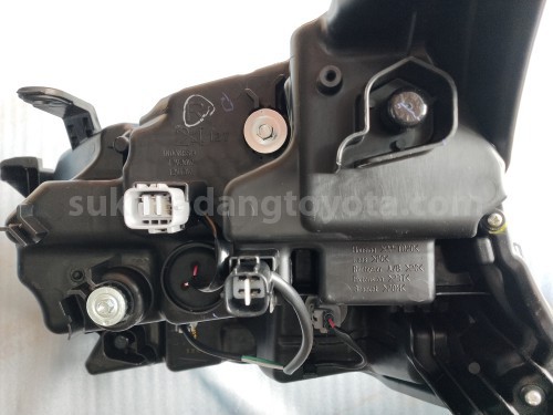 81110BZ430 HEADLAMP ASSY, RH - TOYOTA