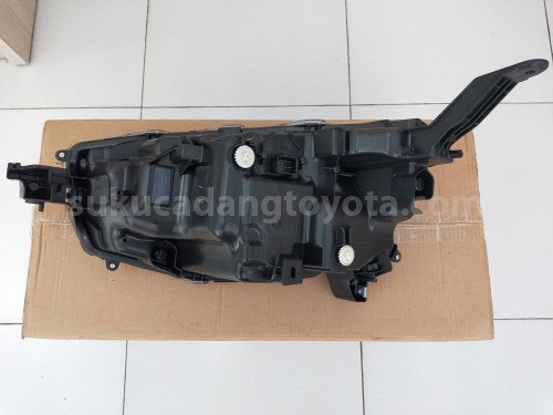 81110BZ880 HEADLAMP ASSY, RH - TOYOTA