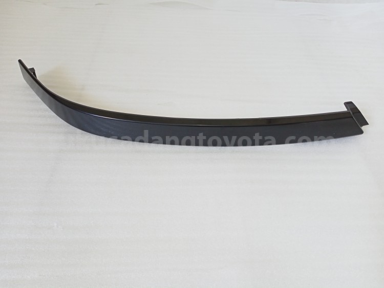 81116BZ020 RIM, HEADLAMP, RH - TOYOTA