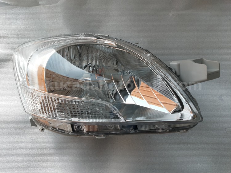 811300D290 UNIT ASSY HEADLAMP, - TOYOTA