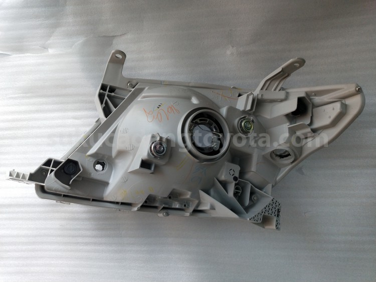 811300K180 UNIT ASSY, HEADLAMP, - TOYOTA