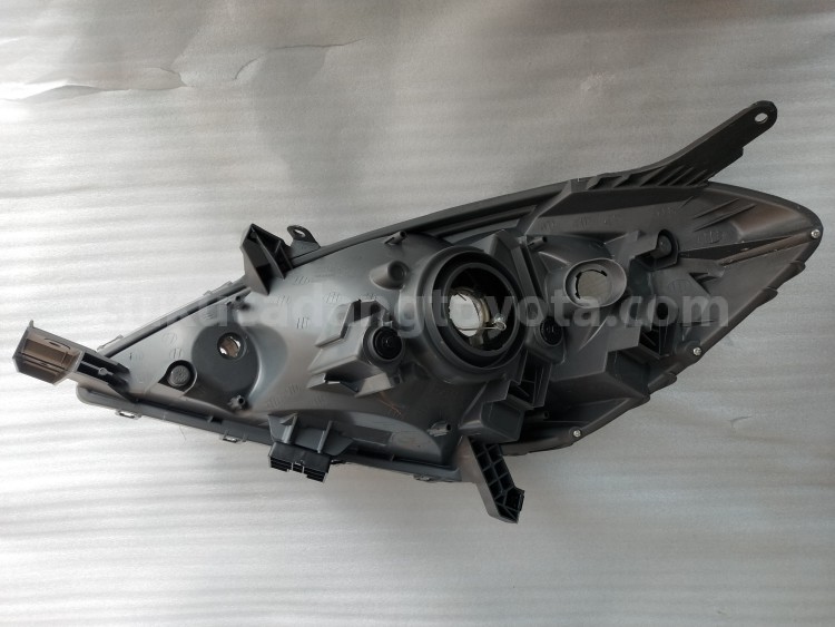 811300K300 UNIT A/S,HEADLAMP RH - TOYOTA