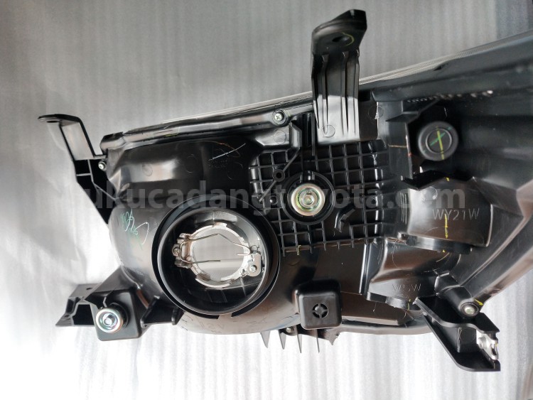 811300K370 UNIT ASSY, HEADLAMP, - TOYOTA