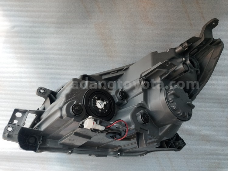 81130BZ200 HOUSING AS H/LAMP RH - TOYOTA
