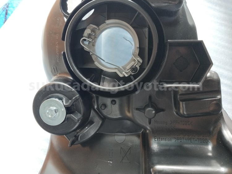 81130BZ260 UNIT A/S HEADLAMP RH - TOYOTA
