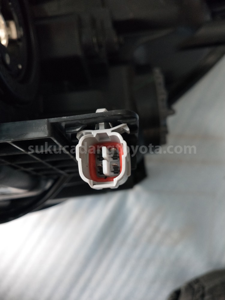 81130BZ520 UNIT A/S HEADLAMP RH - TOYOTA