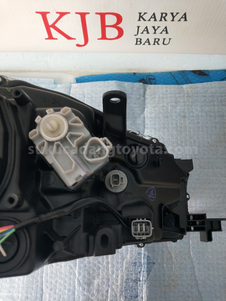 811500KB81 HEADLAMP ASSY, LH - TOYOTA