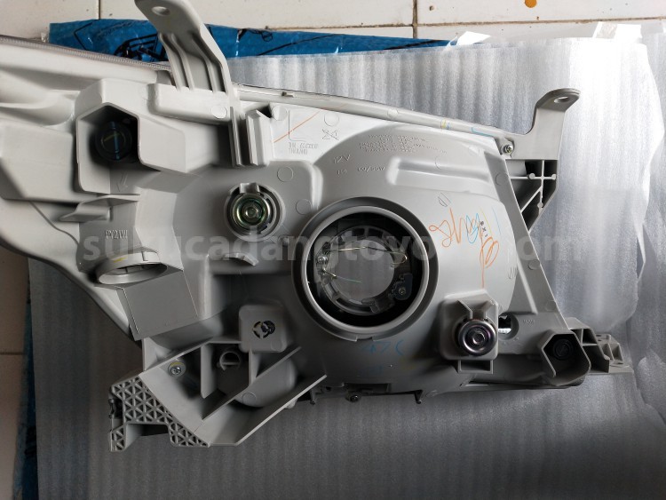 811700K180 UNIT ASSY, HEADLAMP, - TOYOTA