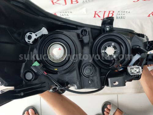 811700K580 UNIT A/S HEADLAMP LH - TOYOTA