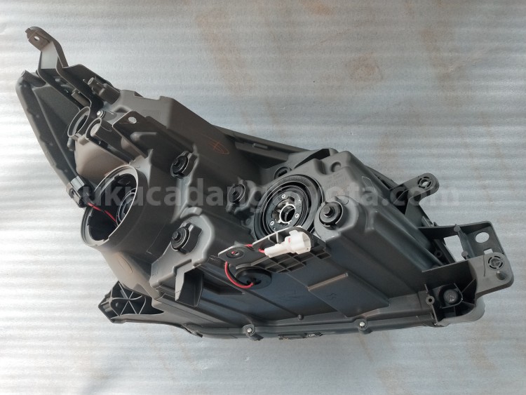 81170BZ200 HOUSING AS H/LAMP LH - TOYOTA