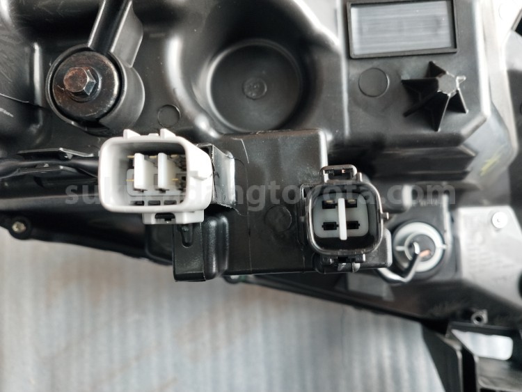 81170BZ620 UNIT A/S HEADLAMP LH - TOYOTA