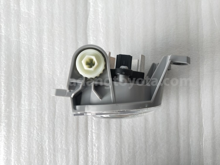 8121002220 LAMP ASSY, FOG, RH - TOYOTA