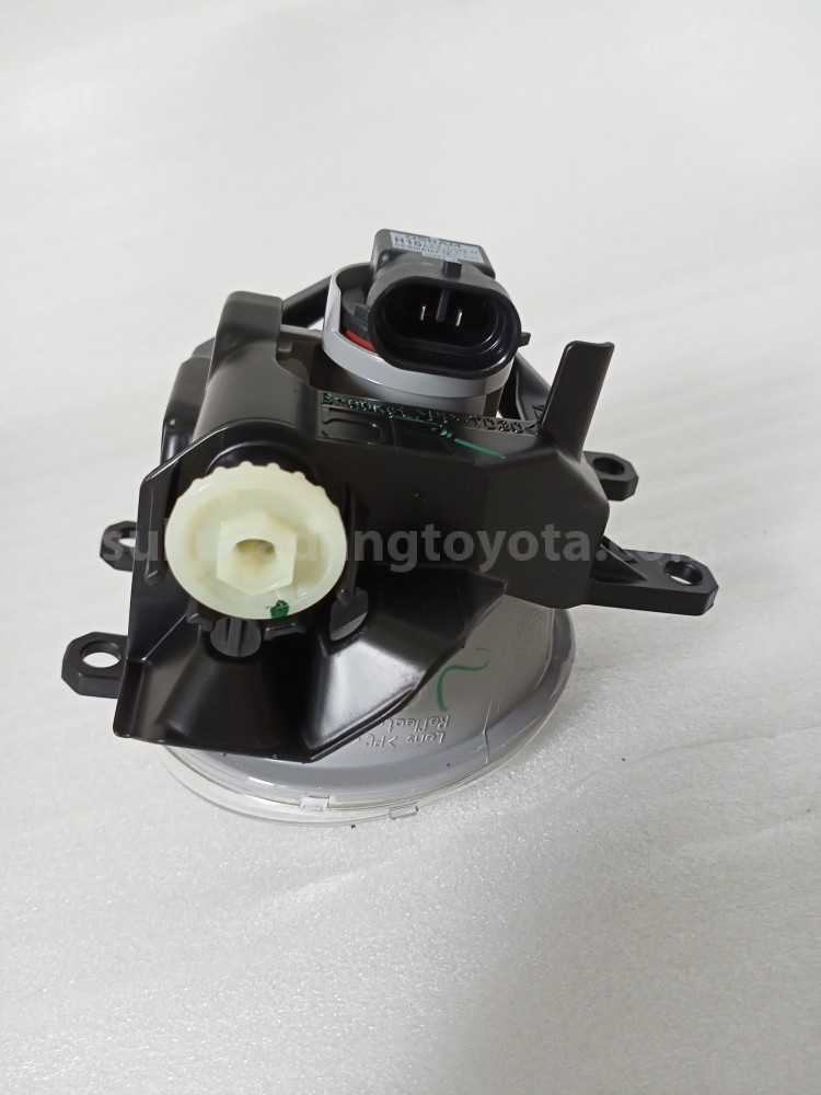 812100D110 LAMP ASSY, FOG, RH - TOYOTA