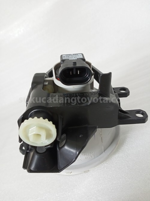 812100K130 LAMP ASSY, FOG RH - TOYOTA