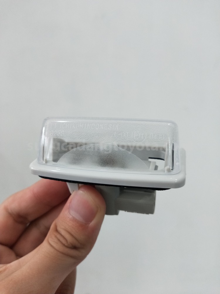 81270BZ010 LAMP ASSY, LICEN - TOYOTA