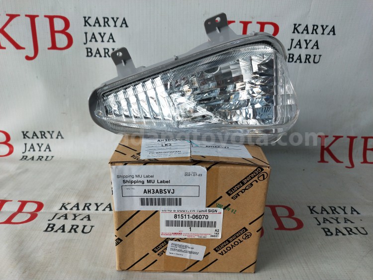 8151106070 LENS & BODY, FR TURN - TOYOTA