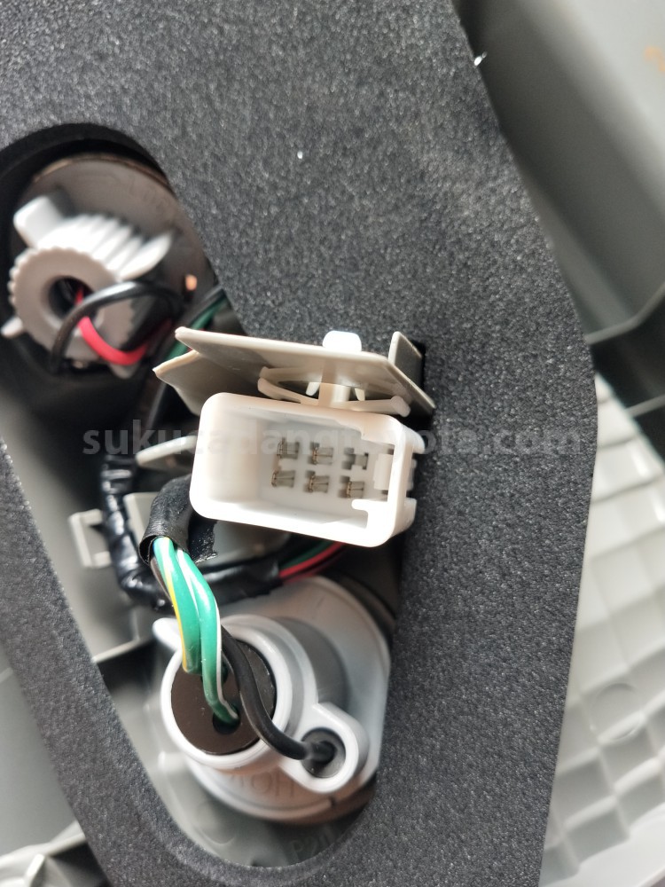 815500K210 LAMP A/S RR COMBI RH - TOYOTA