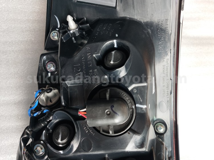 815500K540 LAMP A/S RR COMBI RH - TOYOTA