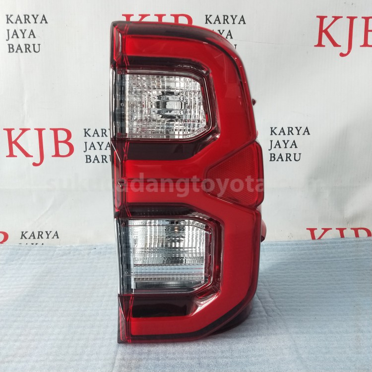 815500K690 LAMP ASSY, RR COMBIN - TOYOTA