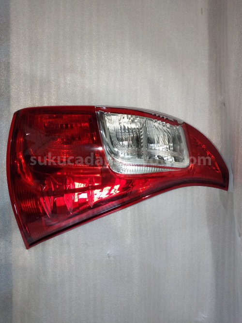 81551BZ240 LENS&BODY RR COMBI R - TOYOTA
