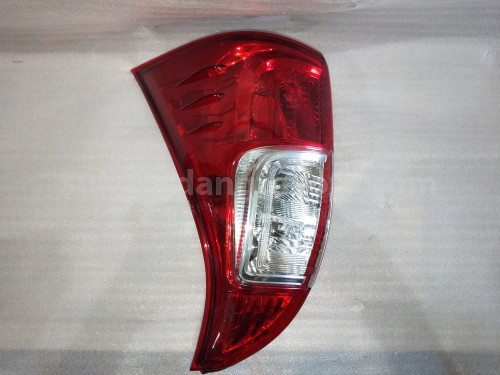 81551BZ240 LENS&BODY RR COMBI R - TOYOTA