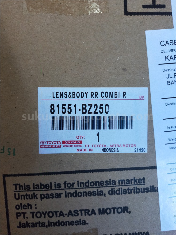 81551BZ250 LENS&BODY RR COMBI R - TOYOTA