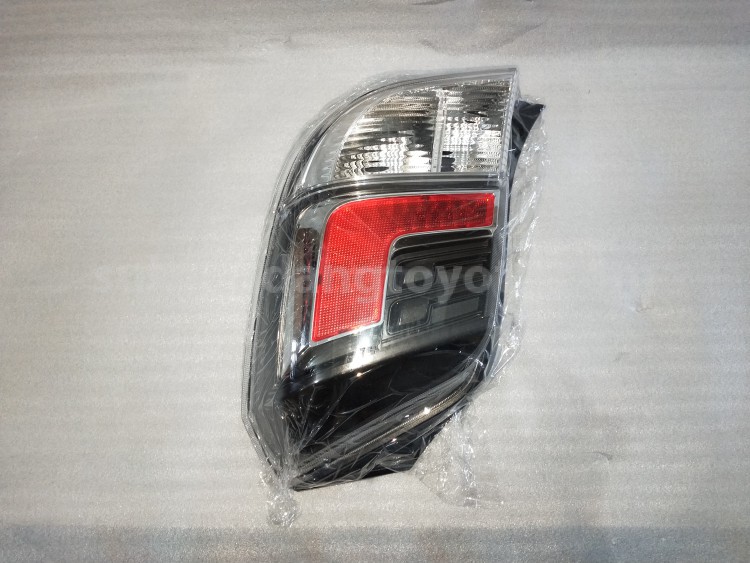 81551BZ400 HOUSING UNIT ASSY,RH - TOYOTA
