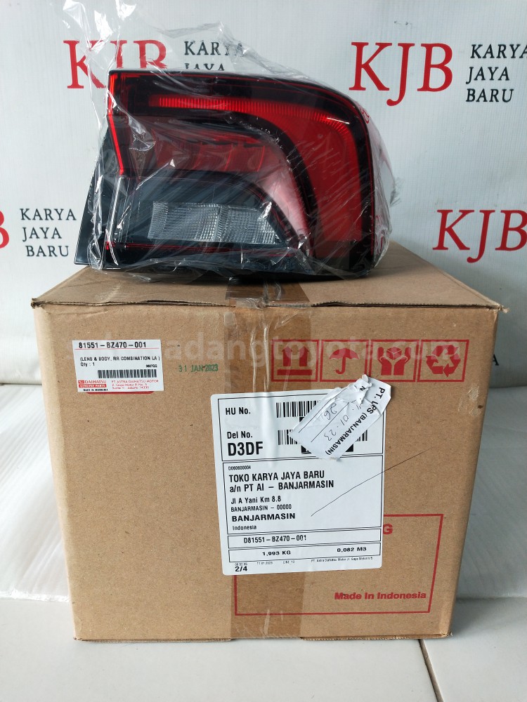 81551BZ470 LENS&BODY RR COMBI R - TOYOTA