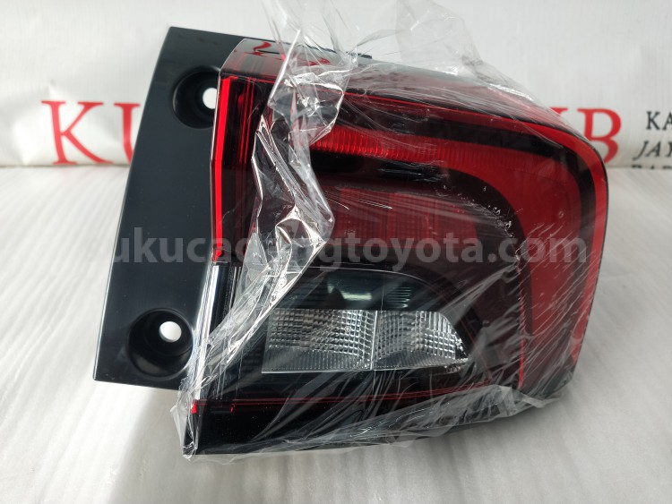 81551BZ470 LENS&BODY RR COMBI R - TOYOTA
