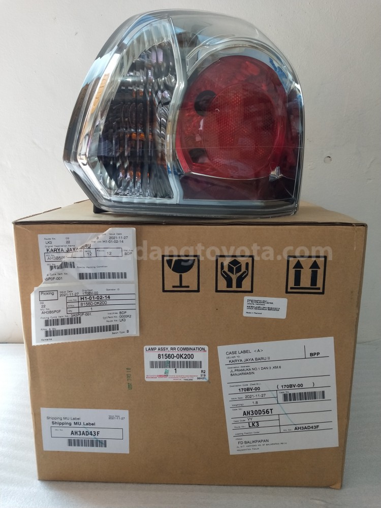 815600K200 LAMP ASSY, RR COMBIN - TOYOTA
