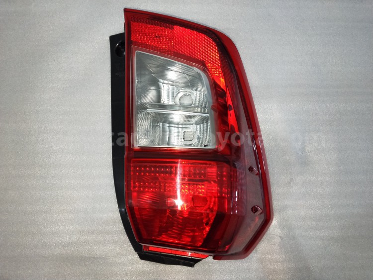 81561BZ260 LENS&BODY RR COMBI L - TOYOTA