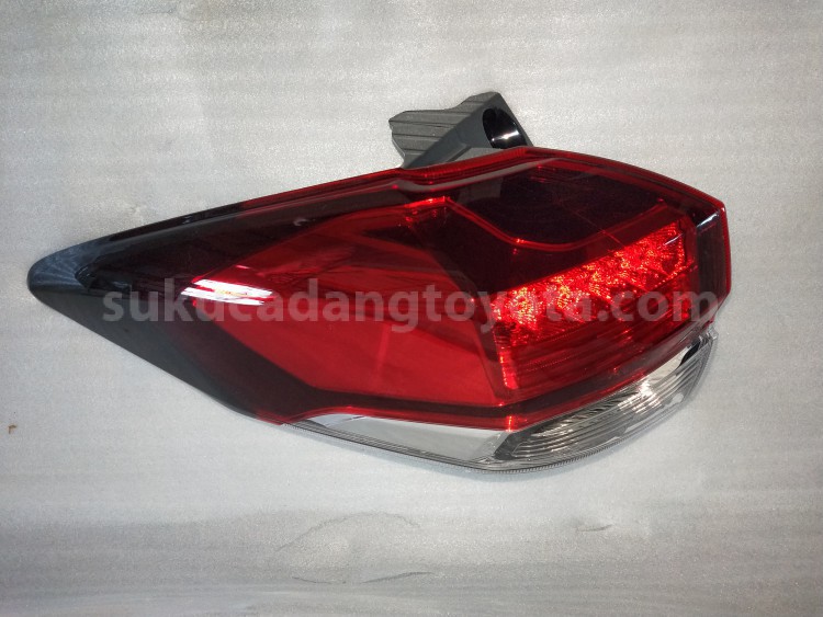 81561BZ320 LENS&BODY RR COMBI L - TOYOTA