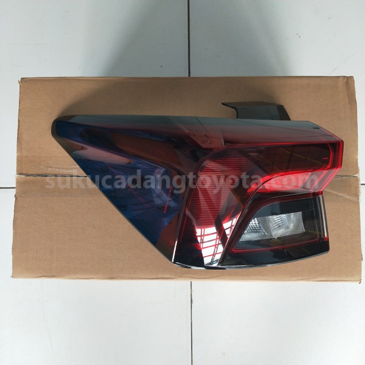 81561BZ460 LENS&BODY RR COMBI L - TOYOTA