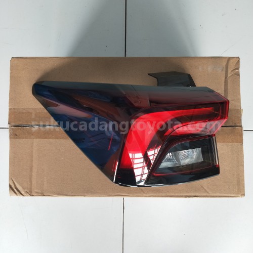 81561BZ470 LENS&BODY RR COMBI L - TOYOTA