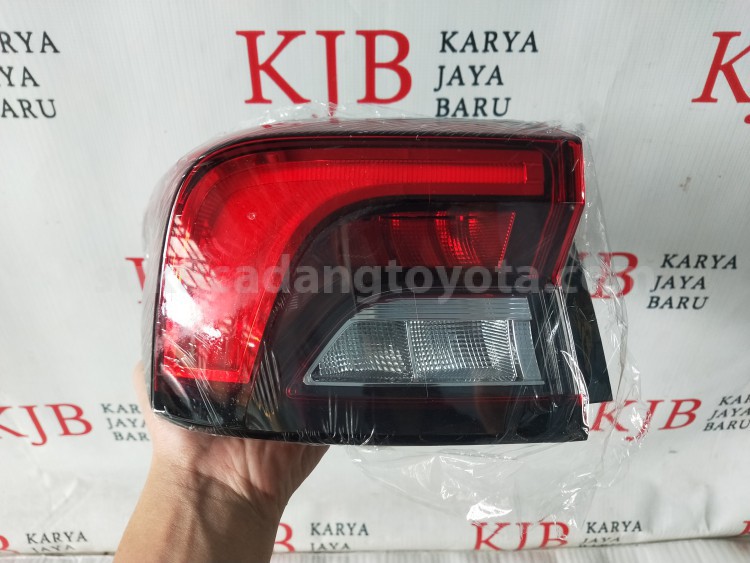 81561BZ480 LENS&BODY RR COMBI L - TOYOTA