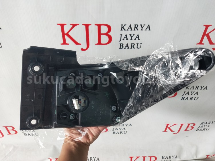 81561BZ480 LENS&BODY RR COMBI L - TOYOTA