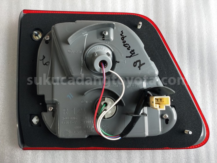815800K020 LAMP ASSY, RR, RH - TOYOTA