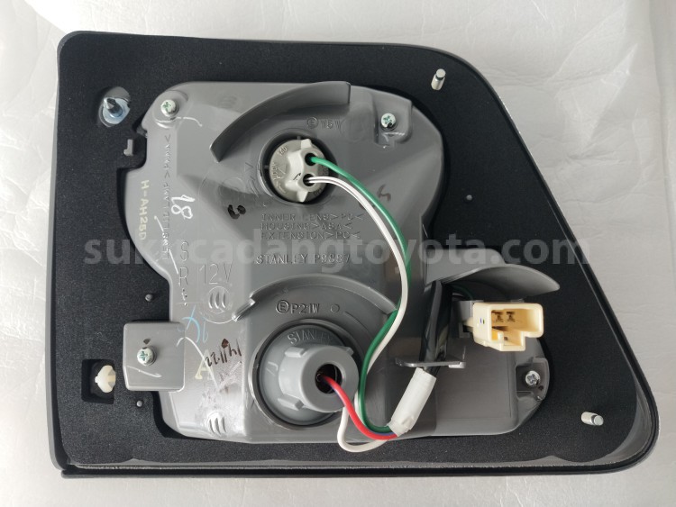 815800K030 LAMP ASSY, RR, RH - TOYOTA