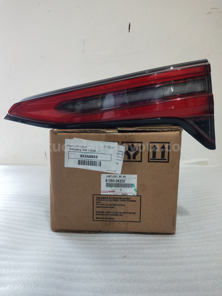 815800K200 LAMP ASSY, RR, RH - TOYOTA
