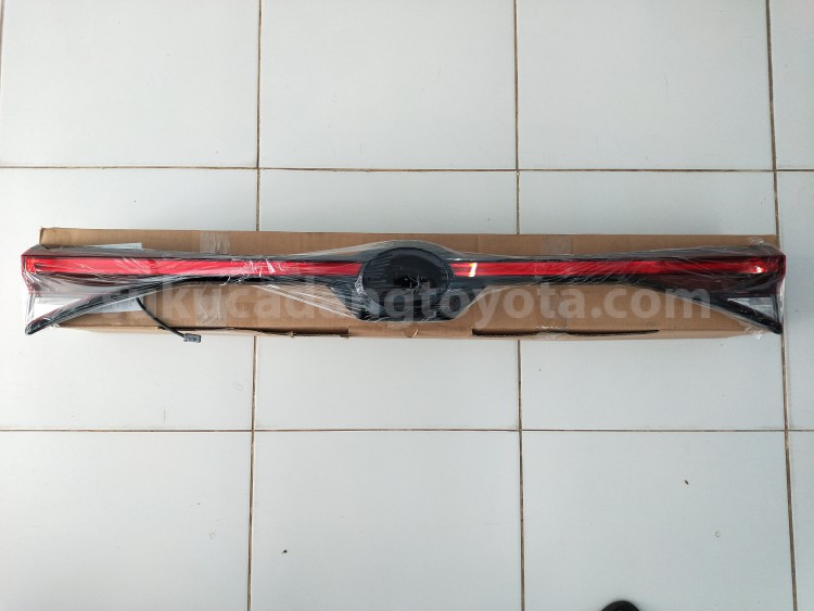 81580BZ150 LAMP ASSY, RR, RH - TOYOTA