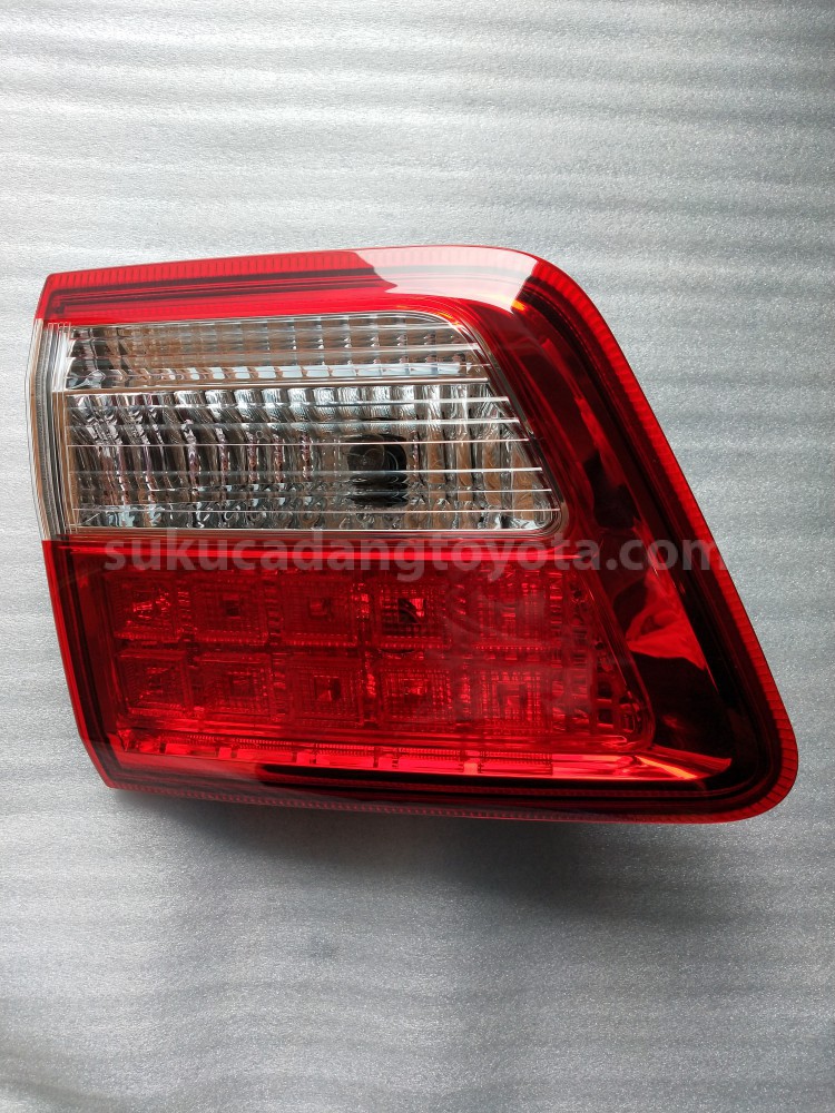 815900K020 LAMP ASSY, RR, LH - TOYOTA