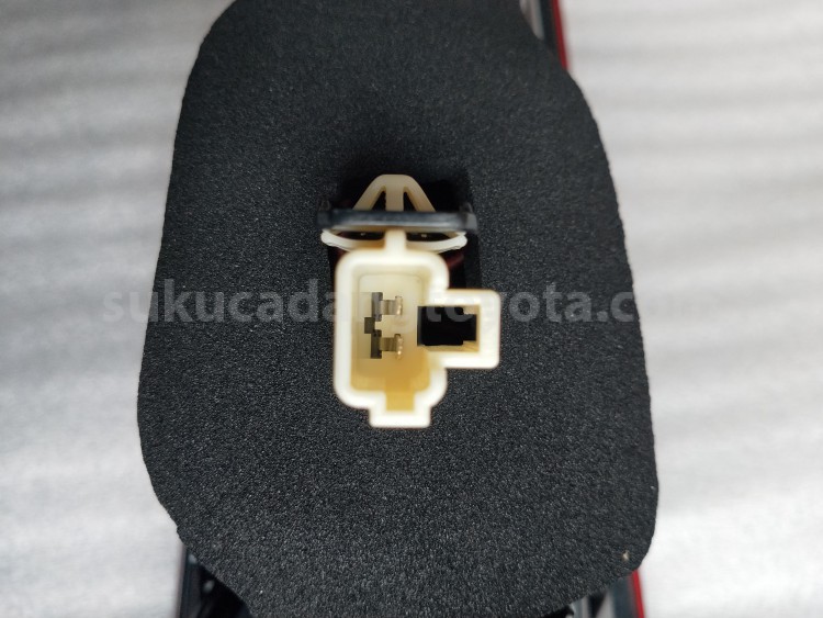 815900K102 LAMP ASSY, RR, LH - TOYOTA