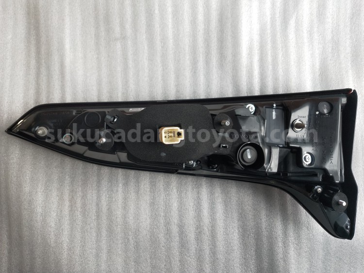 815900K200 LAMP ASSY, RR, LH - TOYOTA