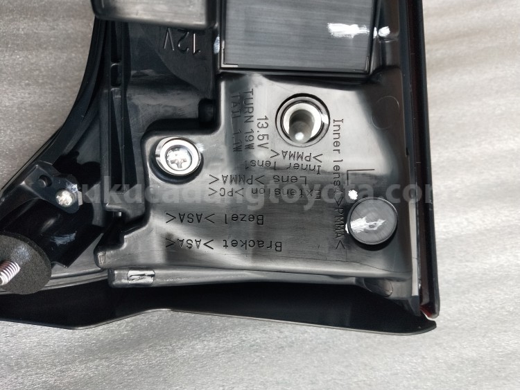815900K200 LAMP ASSY, RR, LH - TOYOTA