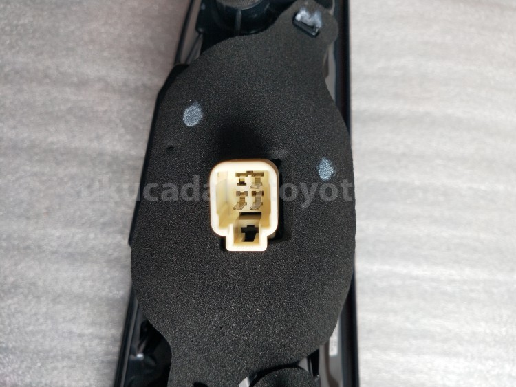 815900K210 LAMP ASSY, RR, LH - TOYOTA