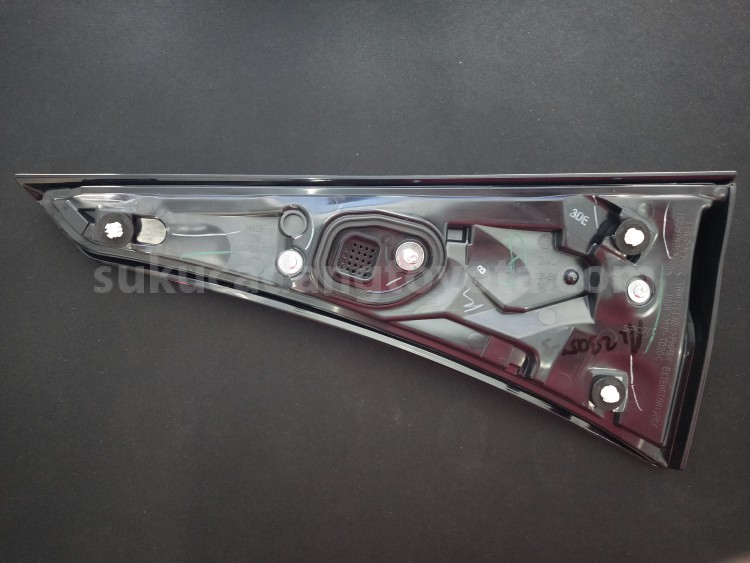 81590BZ160 LAMP ASSY, RR, LH - TOYOTA