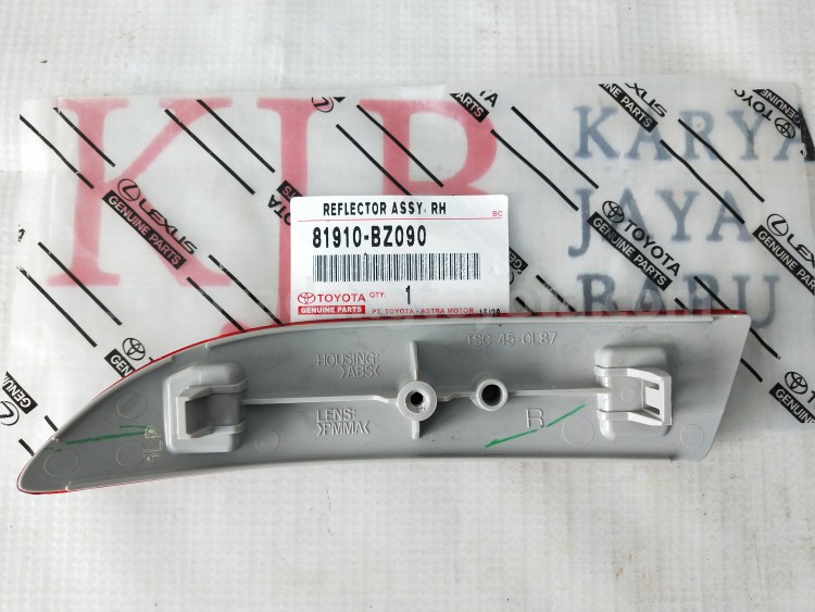 81910BZ090 REFLECTOR ASSY RH - TOYOTA