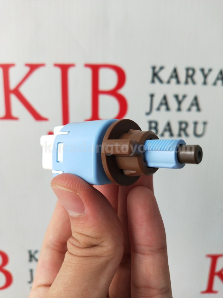 8434009041 SWITCH ASSY, STOP LA - TOYOTA