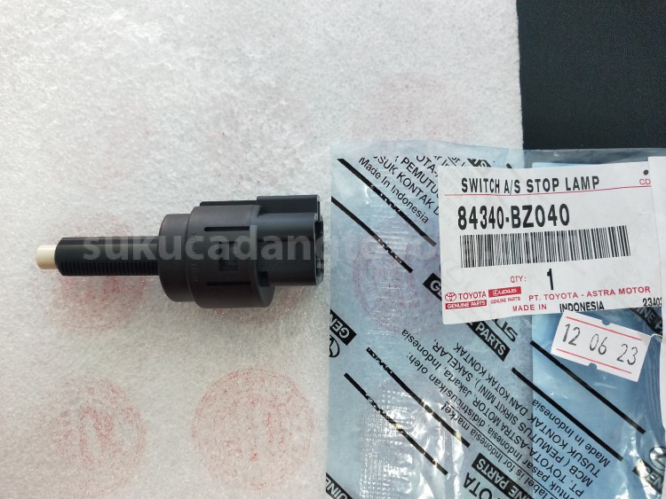 84340BZ040 SWITCH A/S STOP LAMP - TOYOTA